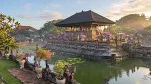 Kerta Gosa & Taman Gili Semarapura: Complete Guide to Bali’s Royal Court of Justice & Classical Kamasan Ceilings