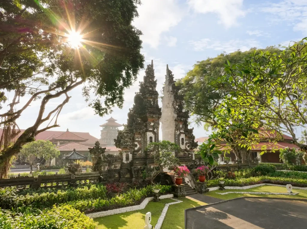 Nusa Dua Beach Hotel & Spa - Candi Bentar - Split Gate